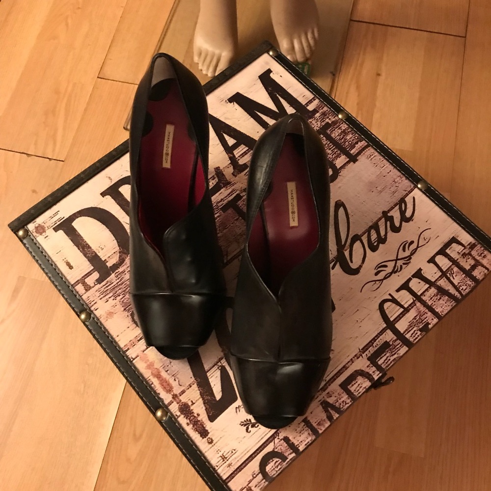 Shoes - Picture 2 of 5